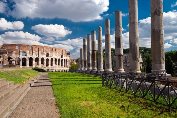 Vew of the Colosseum in Rome, Italy — Stock Photo, Image