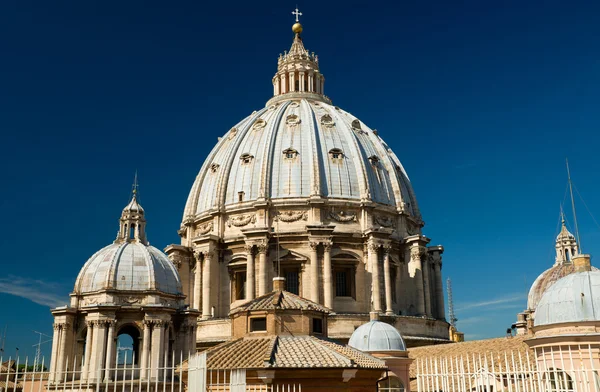 Dome of St. Peter`s Basilica, Vatican, Italy — Stock Photo, Image