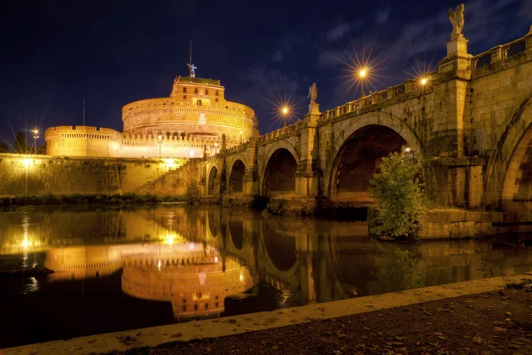 Castel sant'angelo v noci, Řím — Stock fotografie