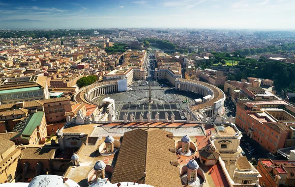 Weergave van rome en st peter's square van koepel van st. peter's Basiliek, rome — Stockfoto