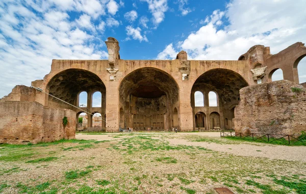 The Basilica of Maxentius and Constantine in Rome — Stock Photo, Image