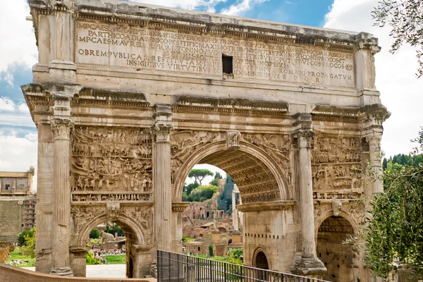 Łuk cesarza Septymiusza sewera w forum Romanum, Rzym — Zdjęcie stockowe