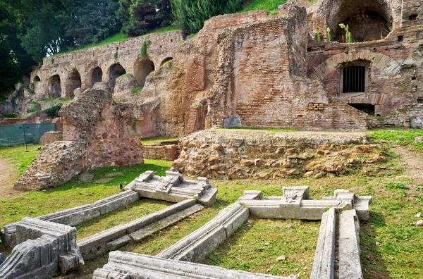 Ruinen auf dem Pfälzer Hügel in Rom, Italien — Stockfoto