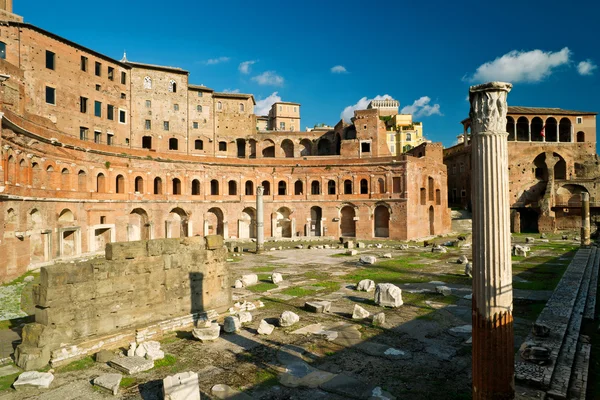 Fórum trajan v Římě, Itálie — Stock fotografie