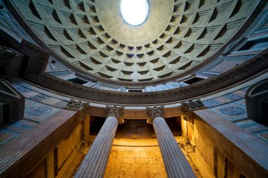 portakal bölümde izole Sarı zemin üzerine