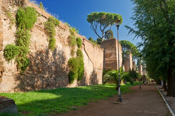 在罗马的古代 aurelian 墙上 — 图库照片