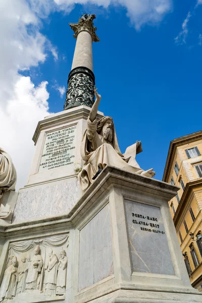 Obefläckade kolumn (colonna dell'immacolata), torget piazza di spagna i Rom — Stockfoto