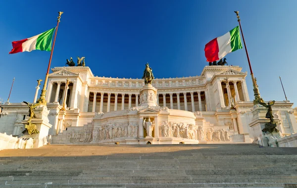 Veduta dell'edificio Vittoriano su Piazza Venezia, Roma — Foto Stock