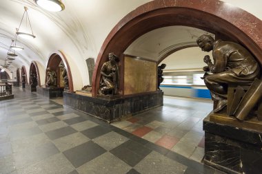 metro istasyonu ploschad revolyutsii, Moskova, Rusya
