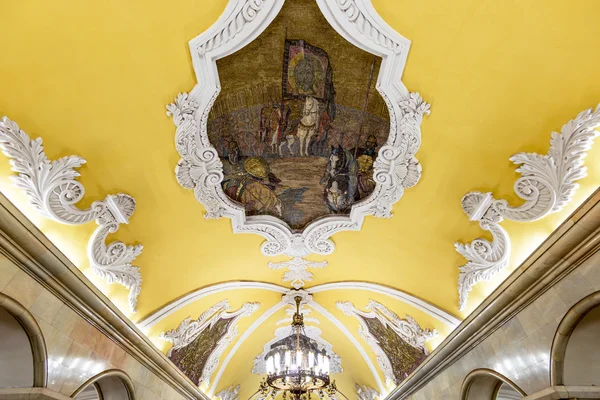 Decke in der Metrostation Komsomolskaja in Moskau, Russland — Stockfoto