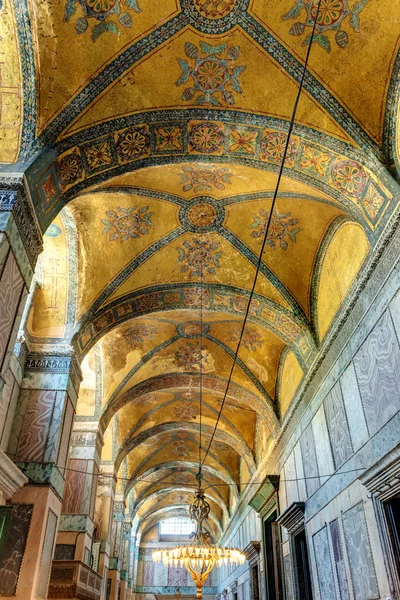 Dentro de la Santa Sofía en Estambul, Turquía — Foto de Stock