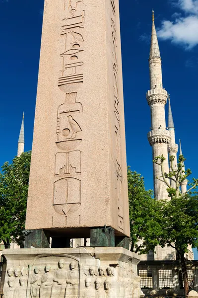 De obelisk van Theodosius in Istanbul, Turkije — Stockfoto