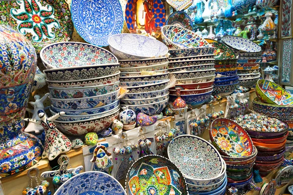 Ceramica turca del Grand Bazaar a Istanbul, Turchia — Foto Stock