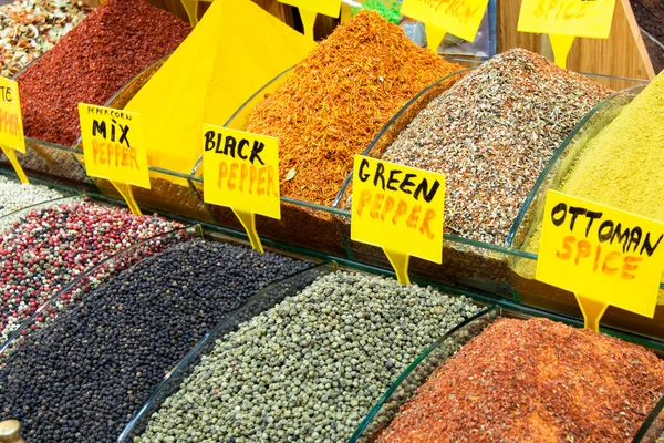 Orientaliska kryddor, grand bazaar, istanbul, Turkiet — Stockfoto