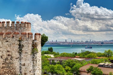 istanbul'dan yedikule kale görünümü