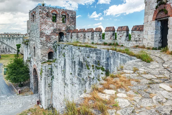 在土耳其伊斯坦布尔的 yedikule 堡垒 — 图库照片