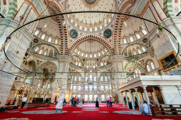 Inside the Fatih Mosque in Istanbul, Turkey — Stock Photo, Image