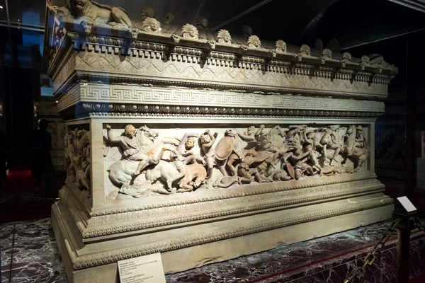 The famous sarcophagus of Alexander in the Istanbul Archaeology — Stock Photo, Image