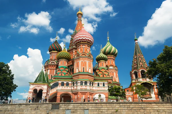 Catedral de São Basílio na Praça Vermelha em Moscou, Rússia. (Pokr — Fotografia de Stock