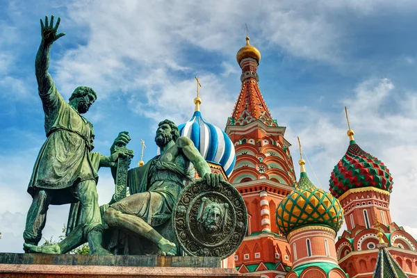 Monumento a Minin e Pozharsky su Piazza Rossa in Mosca — Foto Stock