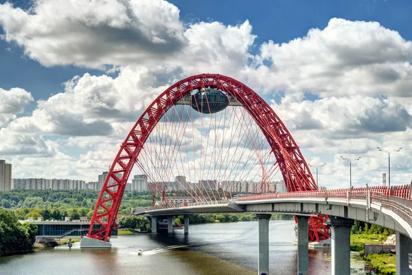 现代斜拉桥在莫斯科 — 图库照片
