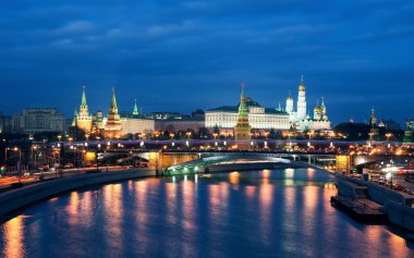 Geceleri Moskova Kremlin manzarası