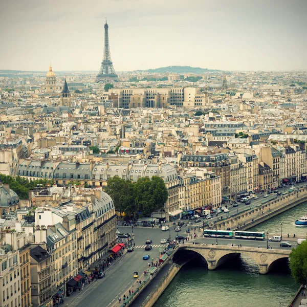 Skyline de París con torre Eiffel — Foto de Stock