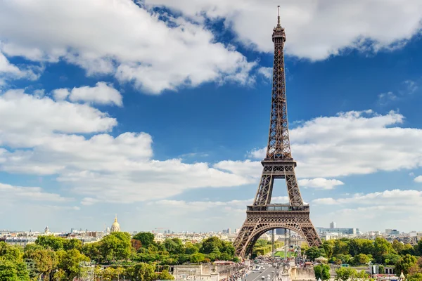 De Eiffeltoren in Parijs — Stockfoto