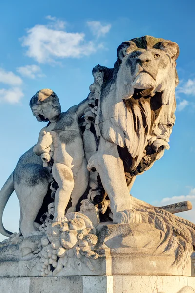 Dettaglio del ponte Alexandre III a Parigi — Foto Stock