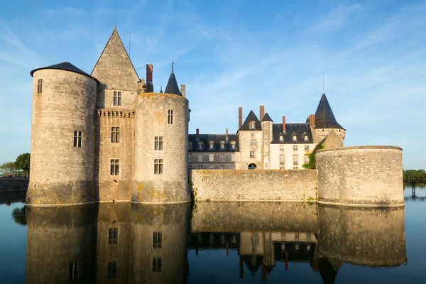 Het kasteel van sully-sur-loire, Frankrijk — Stockfoto