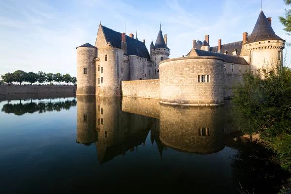 Het kasteel van sully-sur-loire, Frankrijk — Stockfoto