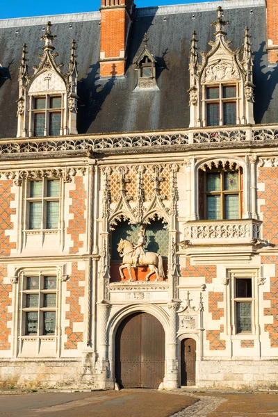 Detalj av utsidan av chateau de blois, Frankrike — Stockfoto