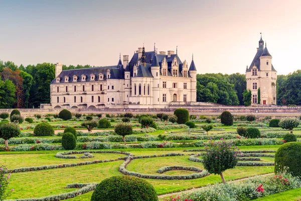 Chateau de chenonceau i solnedgången, Frankrike — Stockfoto