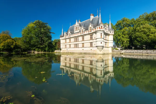 The chateau de Azay-le-Ridau, France — стоковое фото