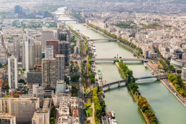 Eyfel Kulesi 'nden Paris manzarası