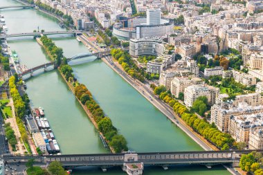 Eyfel Kulesi 'nden Paris manzarası