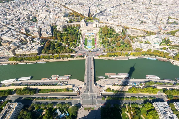 Uitzicht op Parijs vanaf de Eiffeltoren — Stockfoto