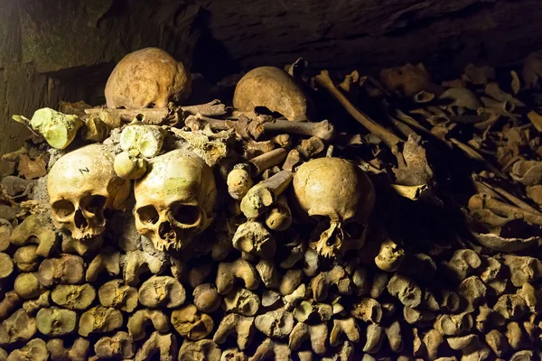 巴黎的地下墓穴 — 图库照片