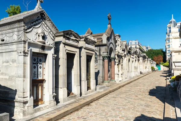 Na cmentarzu Montmartre w Paryżu — Zdjęcie stockowe