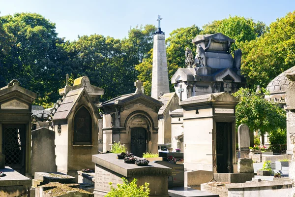 Cementerio de Montmartre en París — Foto de Stock