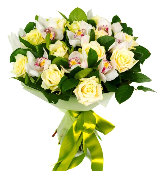 Bir buket gül ve orkide.