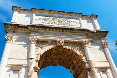 Roma Forumu, Roma İmparator Titus kemer