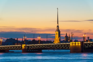 Palace bridge ve peter ve paul Katedrali, st. petersburg, ru