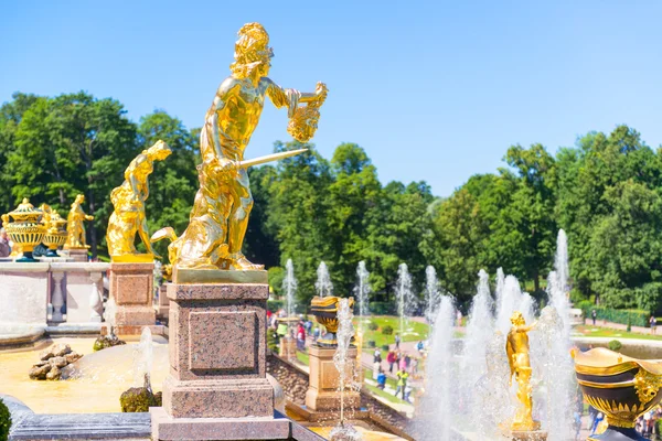 Grand Cascade i Peterhof palatset, Sankt Petersburg — Stockfoto