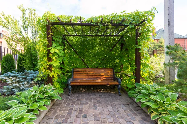 홈 정원 벤치 — 스톡 사진