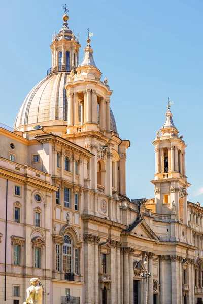 Kostele sant'agnese v Janku na piazza navona v Římě — Stock fotografie