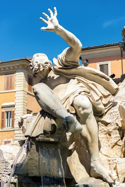 Detal fontanna czterech rzek na piazza navona i — Zdjęcie stockowe