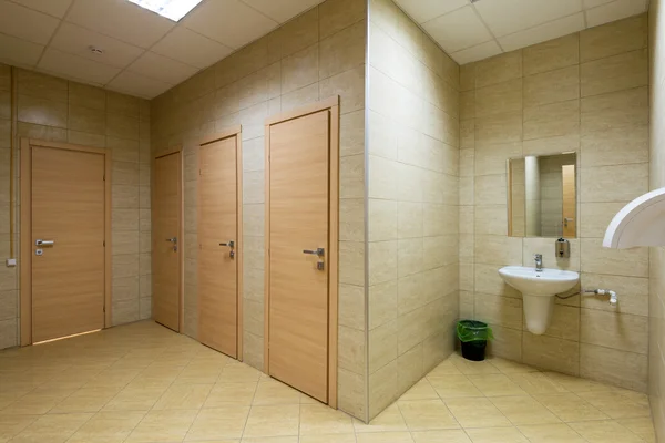 Modern public bathroom — Stock Photo, Image