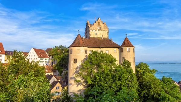 德国巴登 符腾堡的梅尔斯堡城堡 它是米尔斯堡的中世纪地标 康斯坦茨湖或波登塞与德国城堡的景观 夏天的古城全景不错 — 图库照片