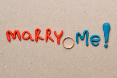 Benimle evlenip Sevgililer günü ben seni